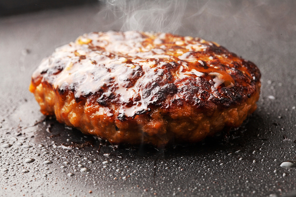 お肉のプロ達が編み出した！近江牛ミンチで作る究極のハンバーグのレシピとは？